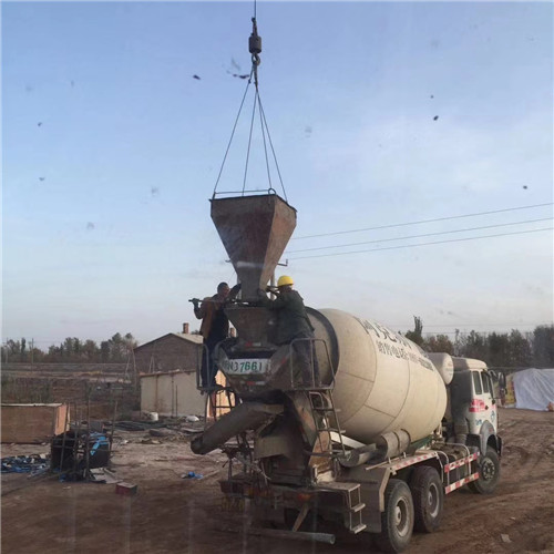 单县“精准瞄准”—— 吊车的 “定位导航” 技术